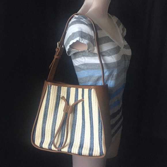 Cute fun purse. - Picture 1 of 4